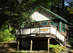 Mountain Side Chalet